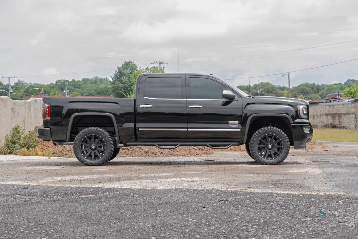 GMC Sierra 1500 Suspension Lift Kit - Rough Country - 3.5 Inch Lift Kit | Forged UCA | N3 Strut - '14-'16